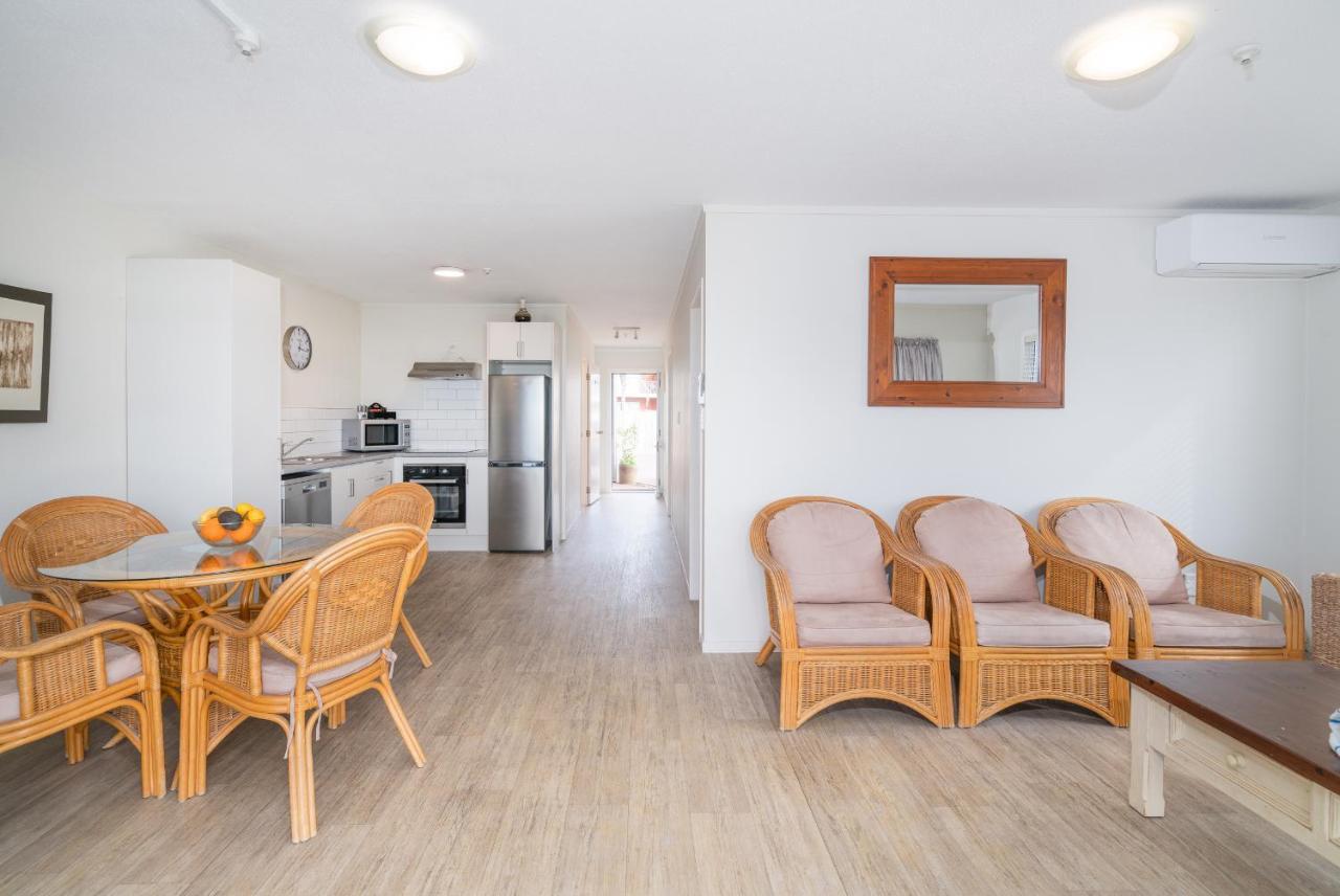 Waterfront Apartments Whitianga Exterior foto