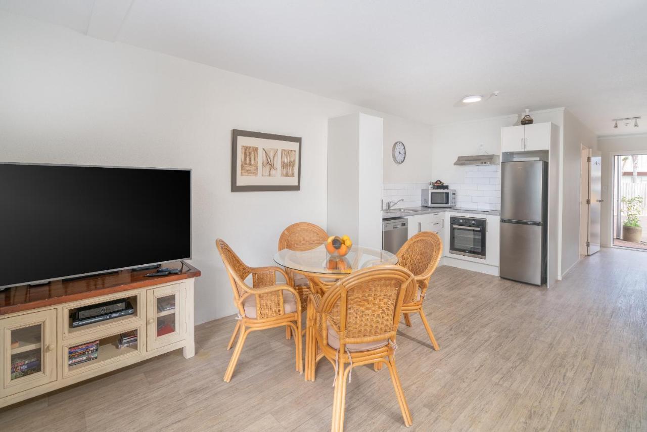 Waterfront Apartments Whitianga Exterior foto